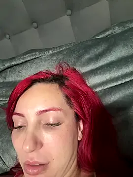 KateDivineUK – webcam model profile photo Image 7