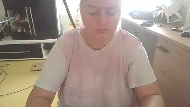 Loli_Belle – webcam model profile photo Image 2