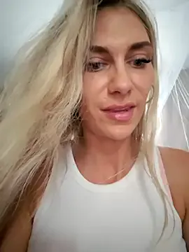 British_EmJess – webcam model profile photo Image 10