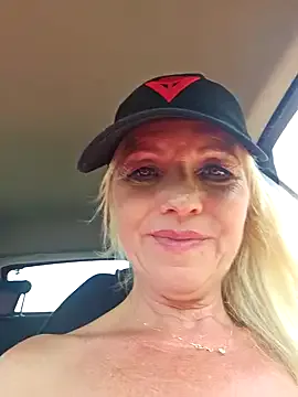 SelennaMoon – webcam model profile photo Image 4