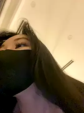 DmiLay – webcam model profile photo Image 18