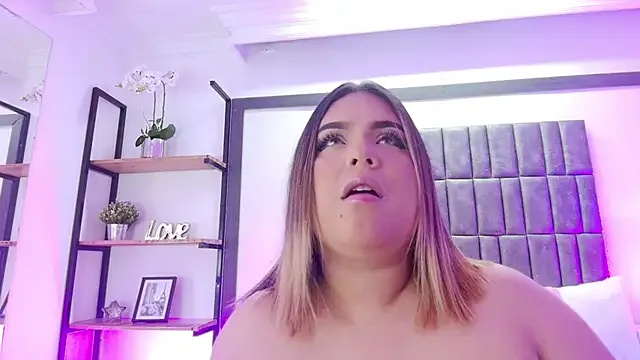 KateFoxxx028 – webcam model profile photo Image 2