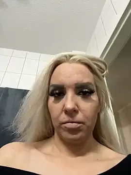 TyleneBuck – webcam model profile photo Image 15