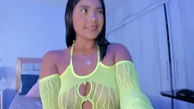 TUYA2 – webcam model profile photo Image 10