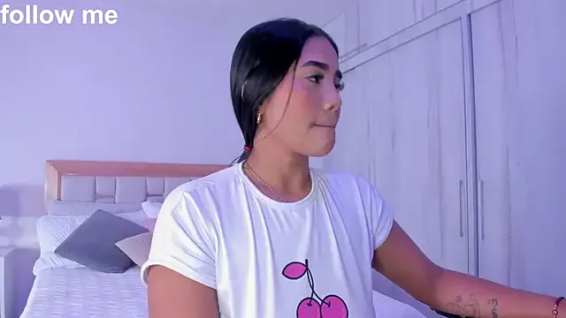 TUYA2 – webcam model profile photo Image 13