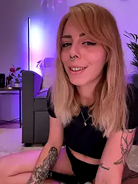 DiVona – webcam model profile photo Image 8