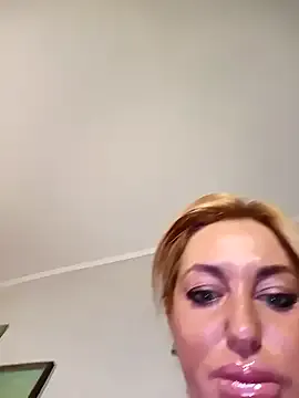 Patolog – webcam model profile photo Image 10