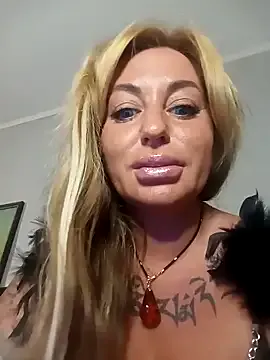 Patolog – webcam model profile photo Image 16