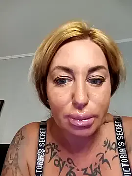 Patolog – webcam model profile photo Image 8