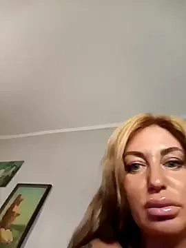 Patolog – webcam model profile photo Image 9