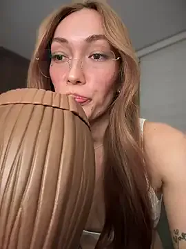 lana-lubov – webcam model profile photo Image 15