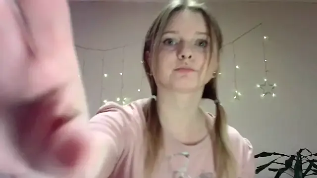 blondeangel_4u2 – webcam model profile photo Image 2