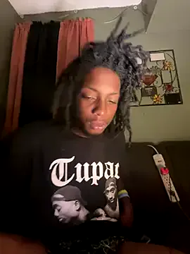 LoraDevine – webcam model profile photo Image 8