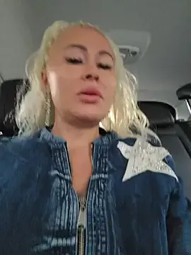 BlondeScarlettx – webcam model profile photo Image 19