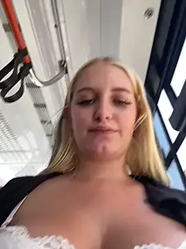 marsandvenera – webcam model profile photo Image 6