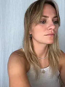 0------0 – webcam model profile photo Image 2