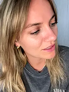 0------0 – webcam model profile photo Image 3