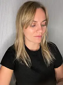 0------0 – webcam model profile photo Image 4