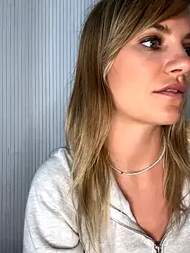 0------0 – webcam model profile photo Image 6