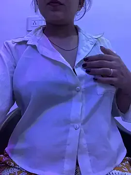 TyleneBuck – webcam model profile photo Image 12