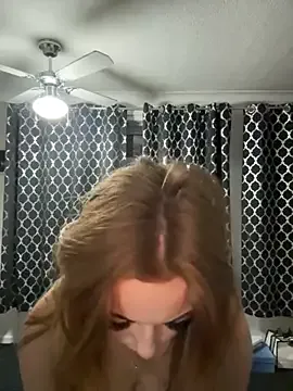 blondeambitionnn – webcam model profile photo Image 7