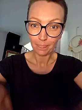 GlamGran – webcam model profile photo Image 14