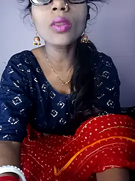 TenderLora – webcam model profile photo Image 7