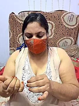 TyleneBuck – webcam model profile photo Image 9