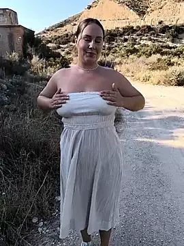 Loli_Belle – webcam model profile photo Image 2