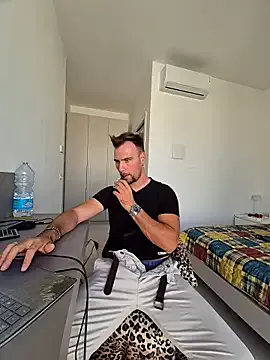 pretur_crubaa – webcam model profile photo Image 7