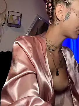 BlondeHott – webcam model profile photo Image 5