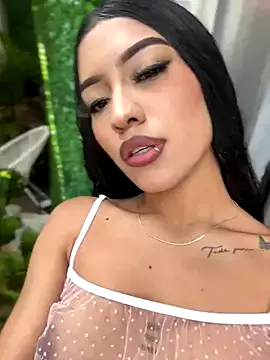 Astimax – webcam model profile photo Image 8