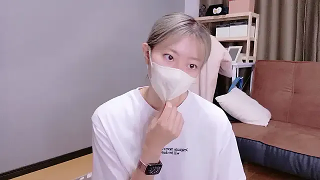 bunny_blonde – webcam model profile photo Image 3