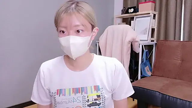 bunny_blonde – webcam model profile photo Image 4