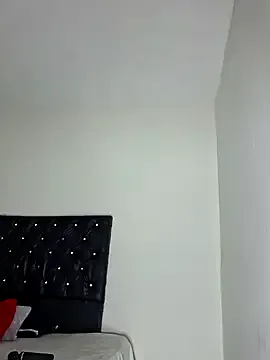 Mr-and-Mrs-Smith-XXL – webcam model profile photo Image 9