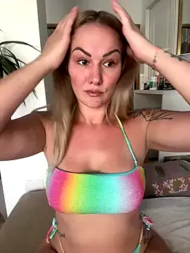 BlondeScarlettx – webcam model profile photo Image 10