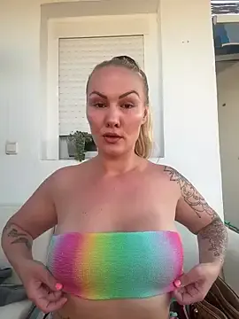 BlondeScarlettx – webcam model profile photo Image 6