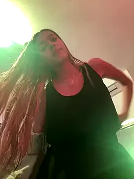 SexyFoxy04 – webcam model profile photo Image 2