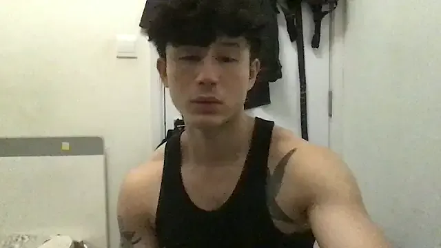 British_EmJess – webcam model profile photo Image 9