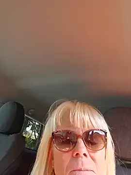 SofiaSins – webcam model profile photo Image 2