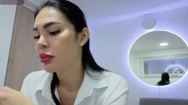 UKRaunchyRobyn – webcam model profile photo Image 16