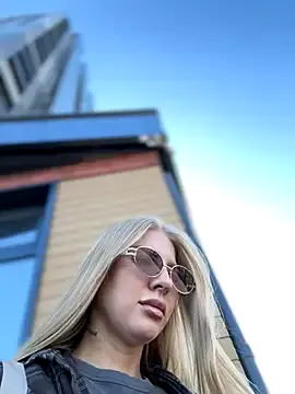 hot-sex-roomm – webcam model profile photo Image 11