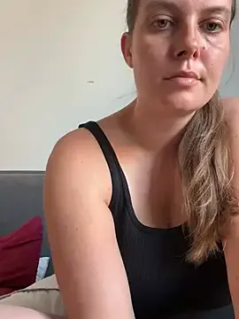 British_EmJess – webcam model profile photo Image 4