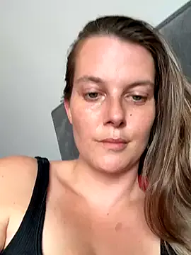 British_EmJess – webcam model profile photo Image 7