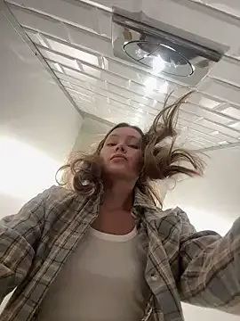 BlondeScarlettx – webcam model profile photo Image 16