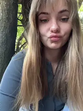 British_EmJess – webcam model profile photo Image 15