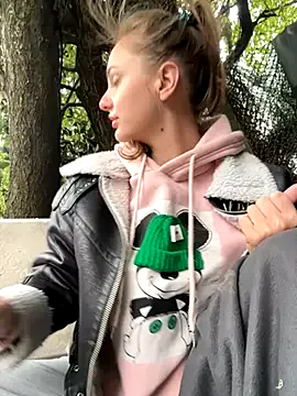 British_EmJess – webcam model profile photo Image 19