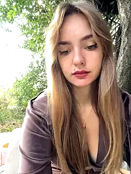 British_EmJess – webcam model profile photo Image 7