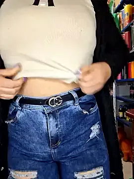 Magic-Giiirls – webcam model profile photo Image 4