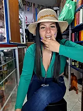 Magic-Giiirls – webcam model profile photo Image 5